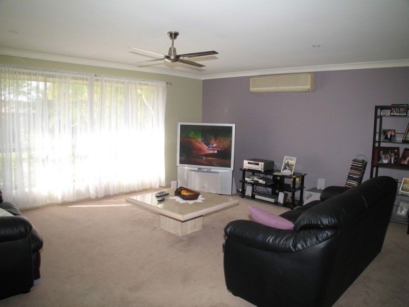 8 Huon Street, Broadbeach Waters QLD 4218