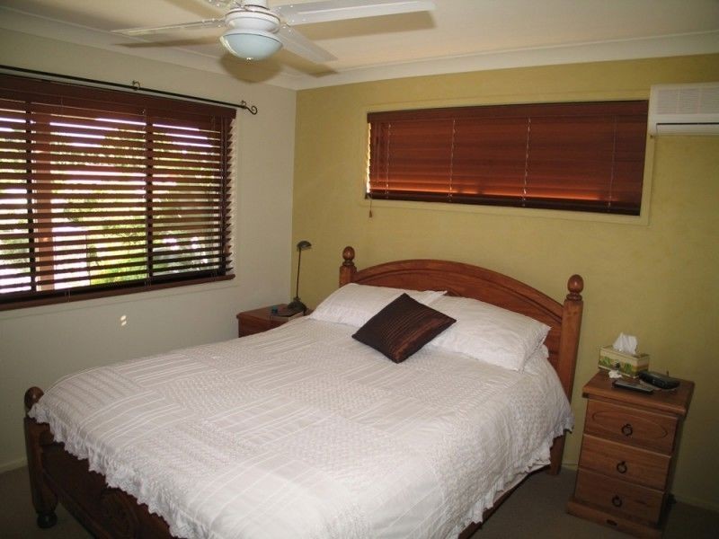 8 Huon Street, Broadbeach Waters QLD 4218