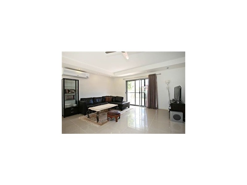 100 Waitomo Street, Broadbeach Waters QLD 4218