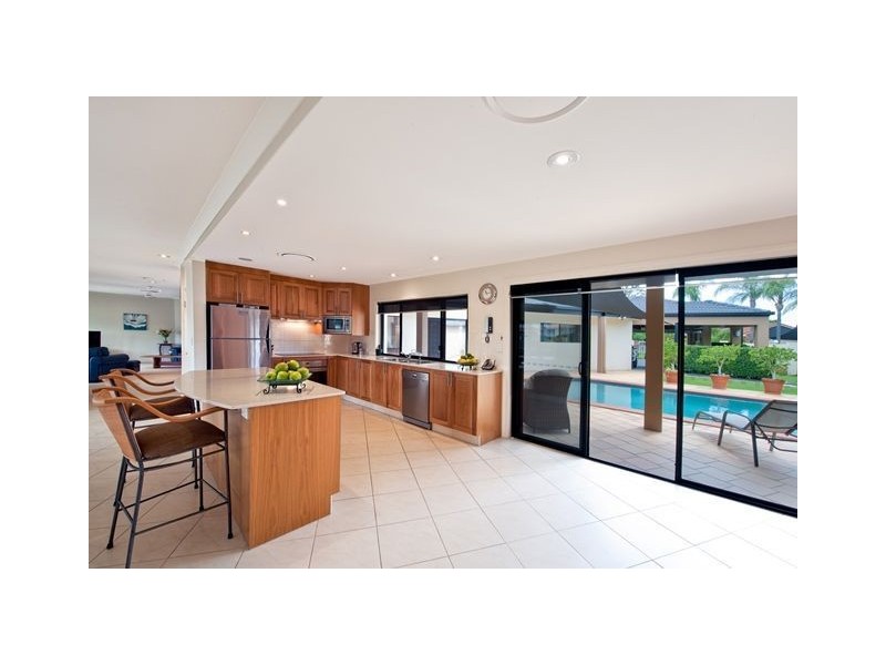 22 Huon Street, Broadbeach Waters QLD 4218