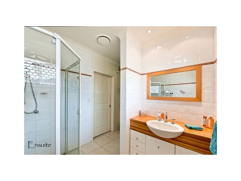 22 Huon Street, Broadbeach Waters QLD 4218