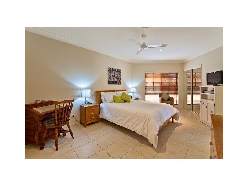 22 Huon Street, Broadbeach Waters QLD 4218