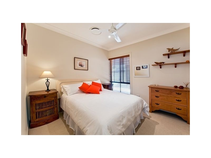 22 Huon Street, Broadbeach Waters QLD 4218