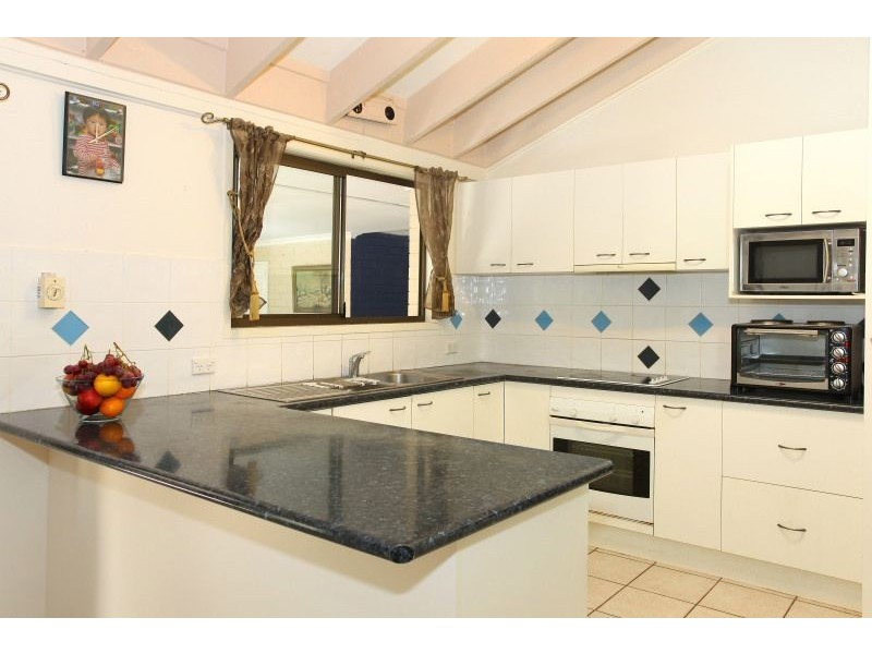 14 Fairway Drive, Clear Island Waters QLD 4226