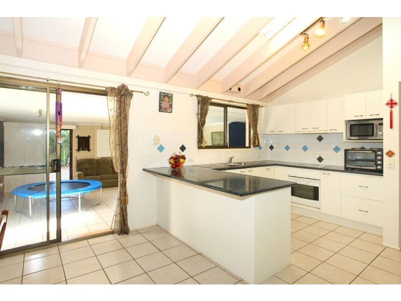 14 Fairway Drive, Clear Island Waters QLD 4226