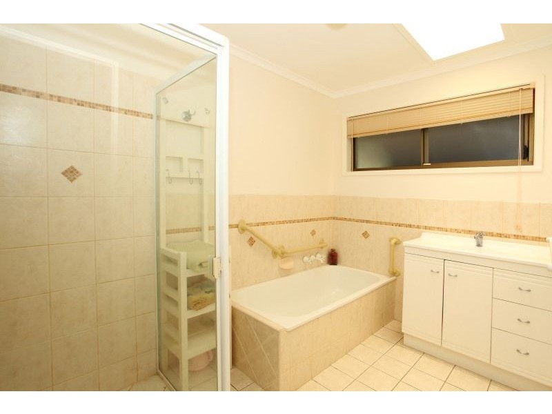 14 Fairway Drive, Clear Island Waters QLD 4226