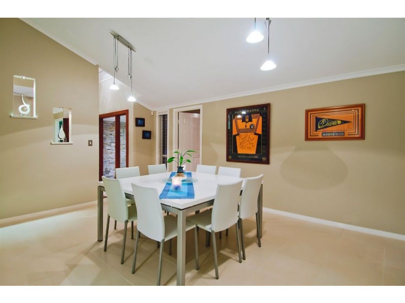 31 Nirvana Court, Runaway Bay QLD 4216
