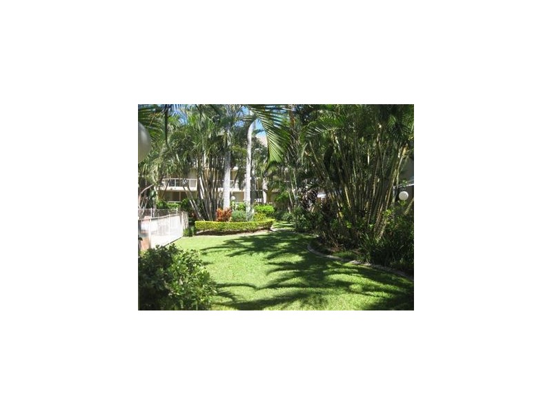 39/15 Santa Monica Rd, Miami QLD 4220