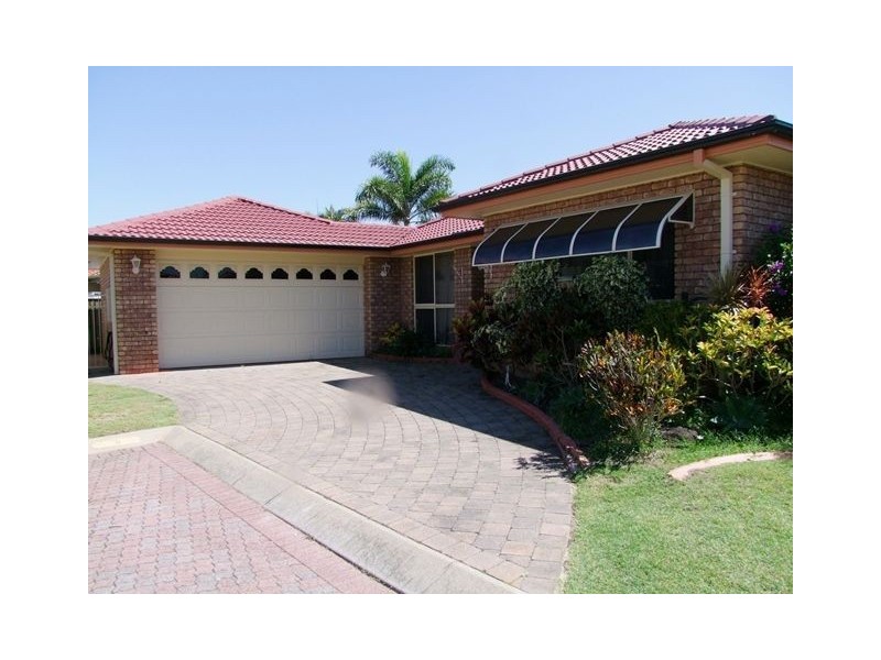 6 Sternlight Close, Clear Island Waters QLD 4226