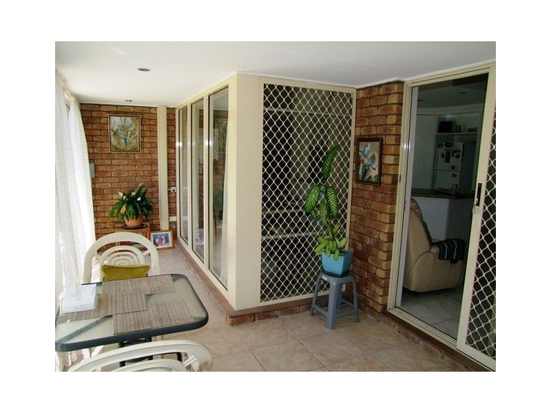 6 Sternlight Close, Clear Island Waters QLD 4226