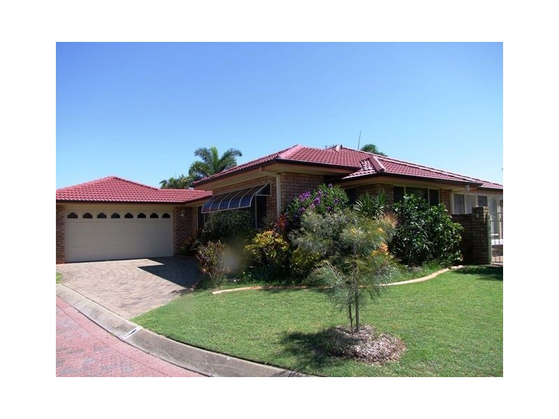 6 Sternlight Close, Clear Island Waters QLD 4226