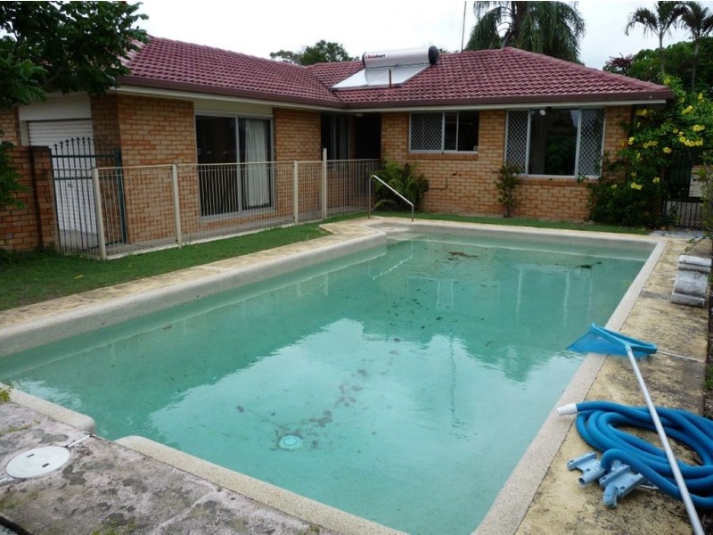 18 Helm Court, Mermaid Waters QLD 4218