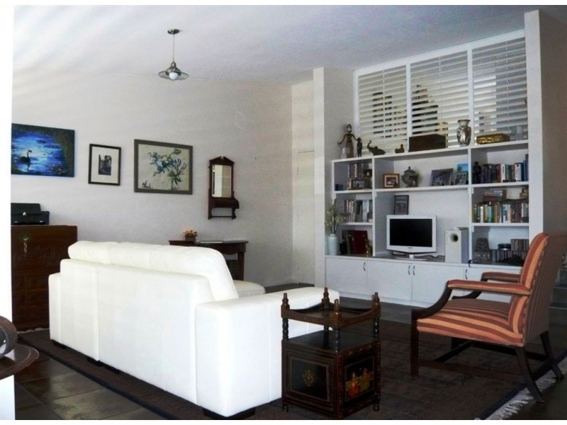 12/30 Holland Crt, Broadbeach Waters QLD 4218
