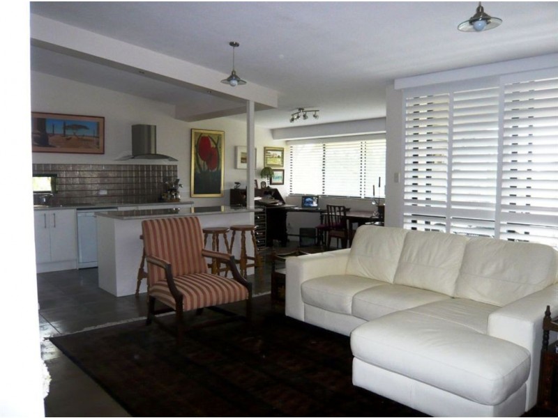 12/30 Holland Crt, Broadbeach Waters QLD 4218