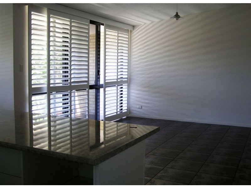 12/30 Holland Crt, Broadbeach Waters QLD 4218