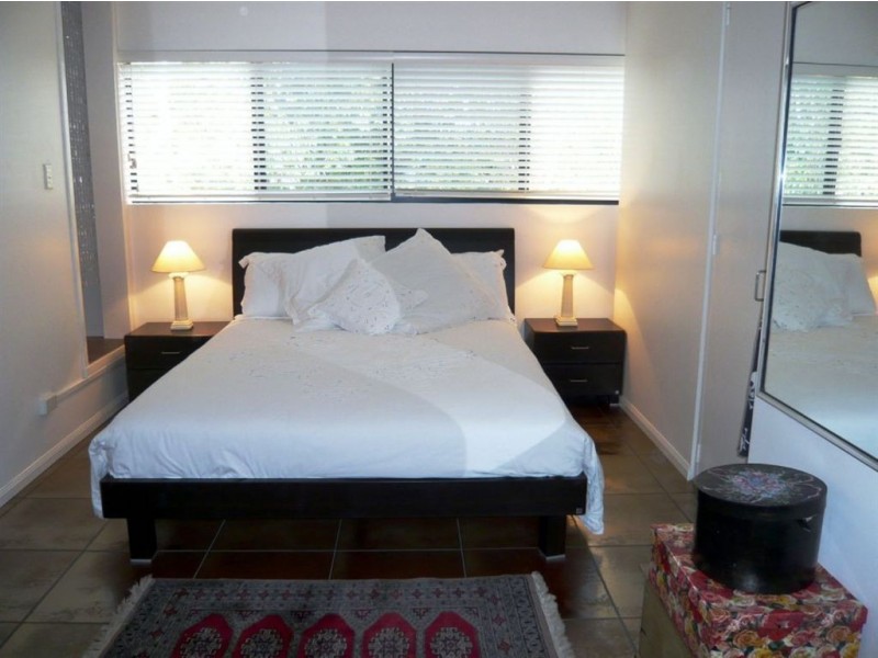 12/30 Holland Crt, Broadbeach Waters QLD 4218