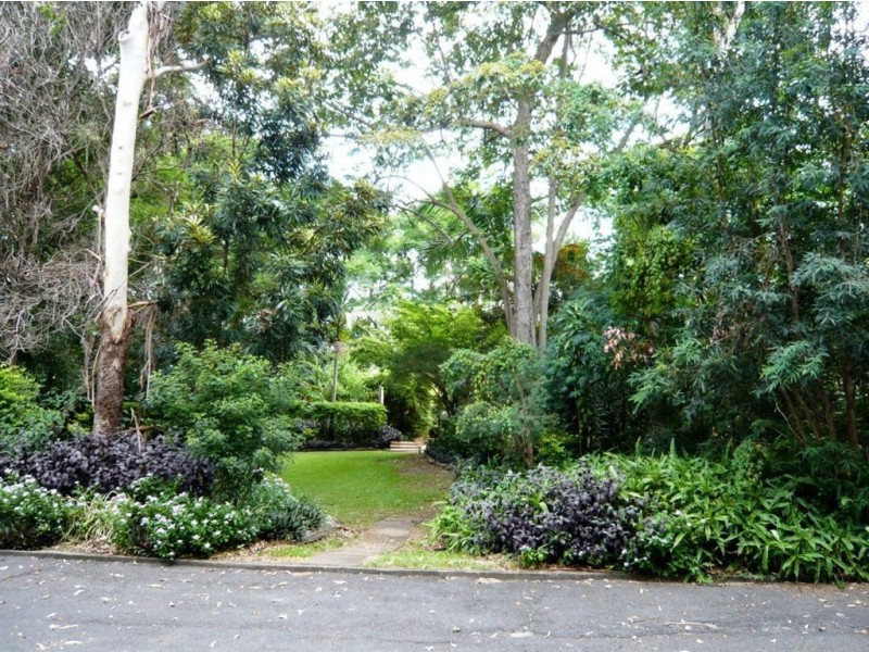 12/30 Holland Crt, Broadbeach Waters QLD 4218