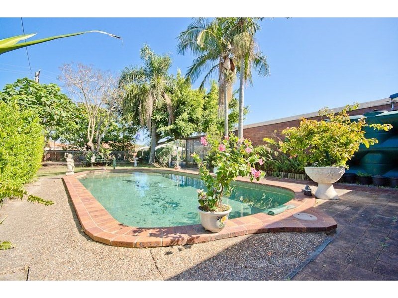 35 Bermuda Street, Broadbeach Waters QLD 4218