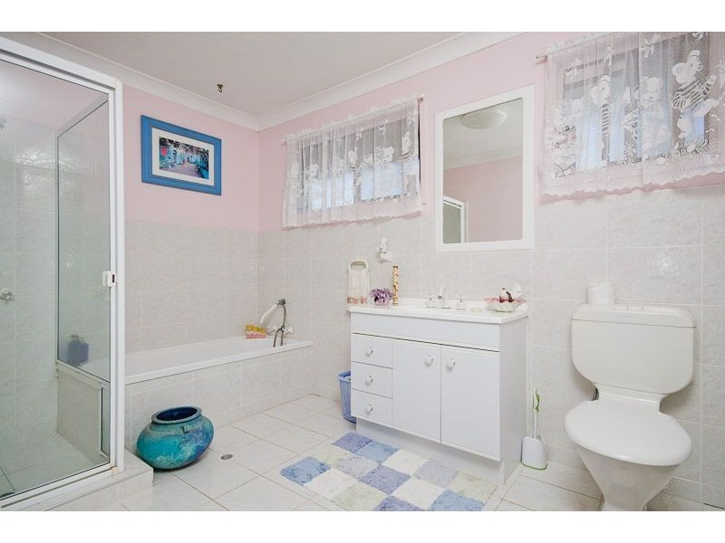 35 Bermuda Street, Broadbeach Waters QLD 4218