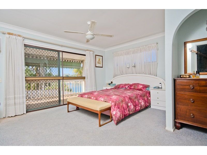 35 Bermuda Street, Broadbeach Waters QLD 4218