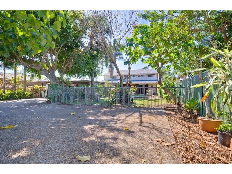 35 Bermuda Street, Broadbeach Waters QLD 4218