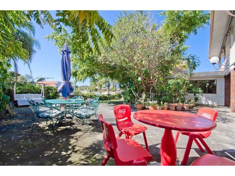 35 Bermuda Street, Broadbeach Waters QLD 4218