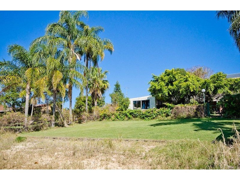 35 Bermuda Street, Broadbeach Waters QLD 4218