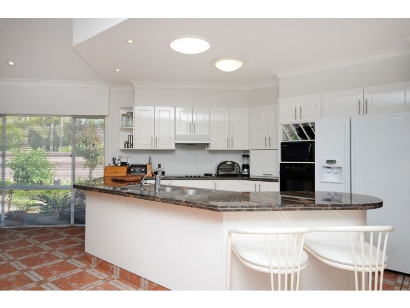 95 Santa Cruz Boulevard, Clear Island Waters QLD 4226