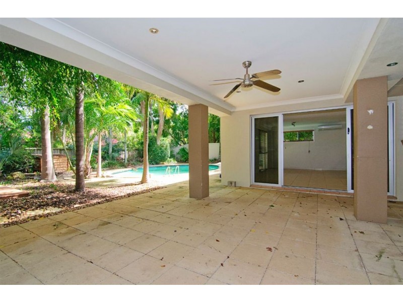 5 Sigatoka Place, Clear Island Waters QLD 4226