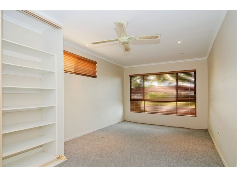 5 Sigatoka Place, Clear Island Waters QLD 4226