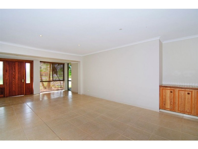 5 Sigatoka Place, Clear Island Waters QLD 4226