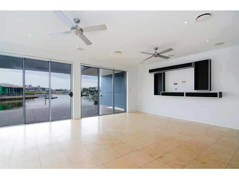 1/47 Compass Drive, Biggera Waters QLD 4216