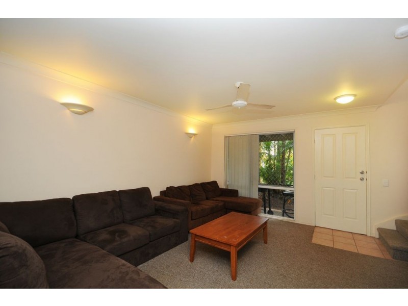 200/215 Cottesloe Drive, Mermaid Waters QLD 4218