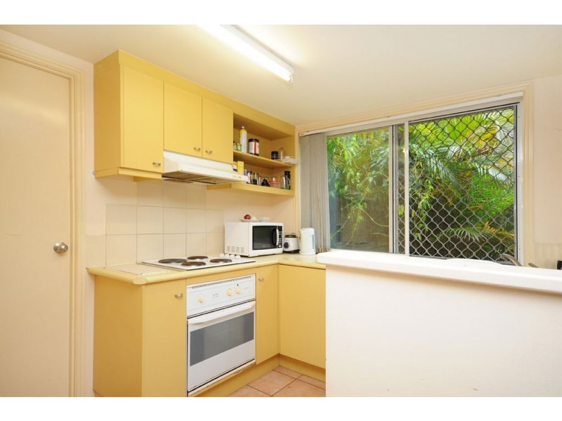 200/215 Cottesloe Drive, Mermaid Waters QLD 4218