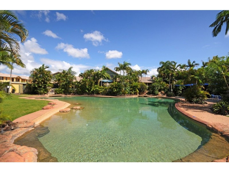 200/215 Cottesloe Drive, Mermaid Waters QLD 4218