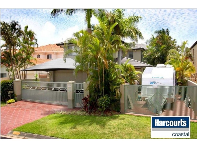 10 Folkstone Place, Runaway Bay QLD 4216