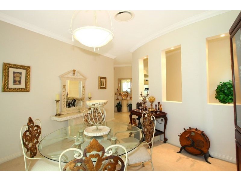 35 Istana View, Clear Island Waters QLD 4226