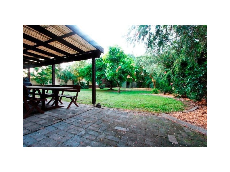 8 Cruiser Court, Mermaid Waters QLD 4218