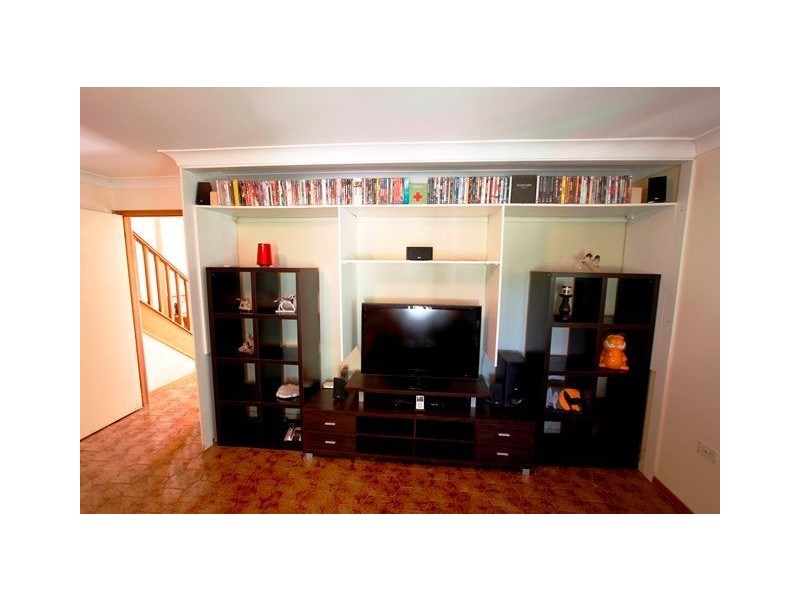 8 Cruiser Court, Mermaid Waters QLD 4218