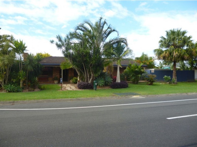 71 Barrier Reef Drive, Mermaid Waters QLD 4218