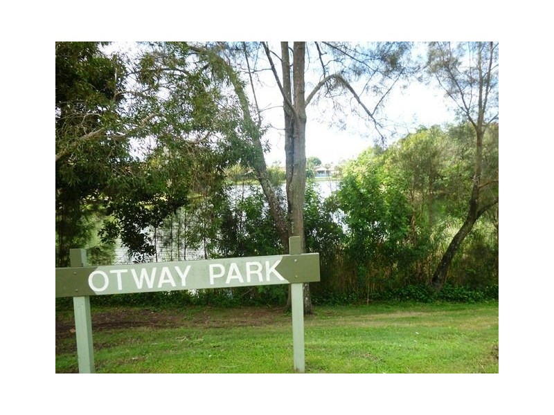 71 Barrier Reef Drive, Mermaid Waters QLD 4218