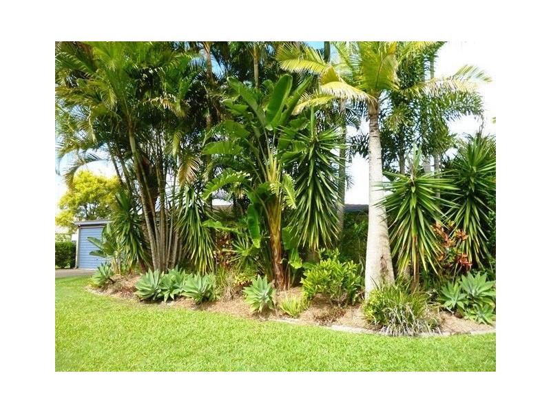 71 Barrier Reef Drive, Mermaid Waters QLD 4218