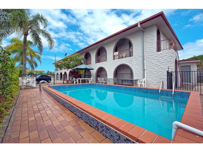 2/2118 Gold Coast Highway, Miami QLD 4220