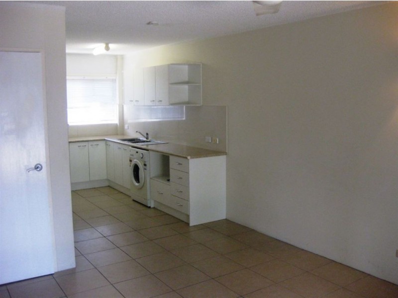 2/2118 Gold Coast Highway, Miami QLD 4220