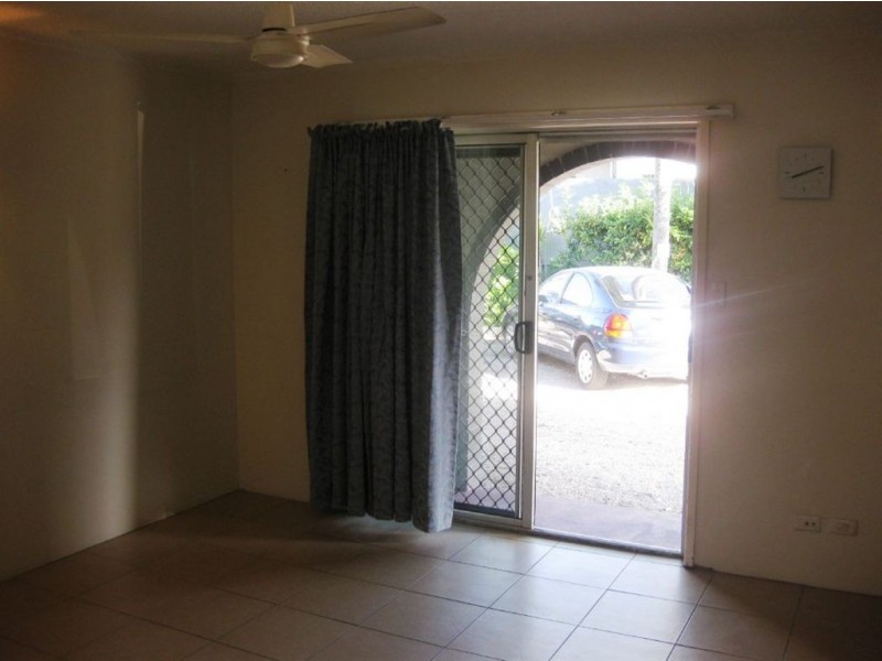 2/2118 Gold Coast Highway, Miami QLD 4220