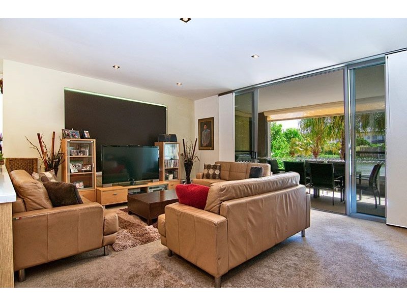 211/3 Pendraat Parade, Hope Island QLD 4212