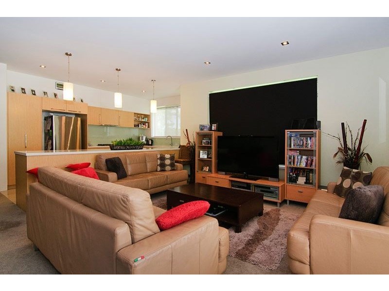 211/3 Pendraat Parade, Hope Island QLD 4212