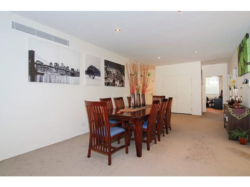 211/3 Pendraat Parade, Hope Island QLD 4212