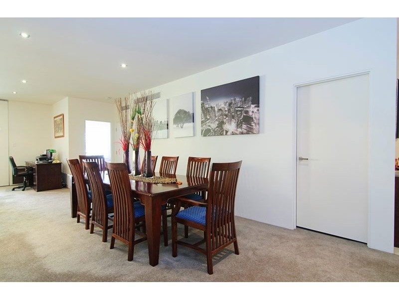 211/3 Pendraat Parade, Hope Island QLD 4212