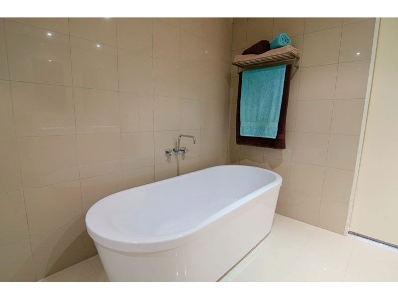 211/3 Pendraat Parade, Hope Island QLD 4212